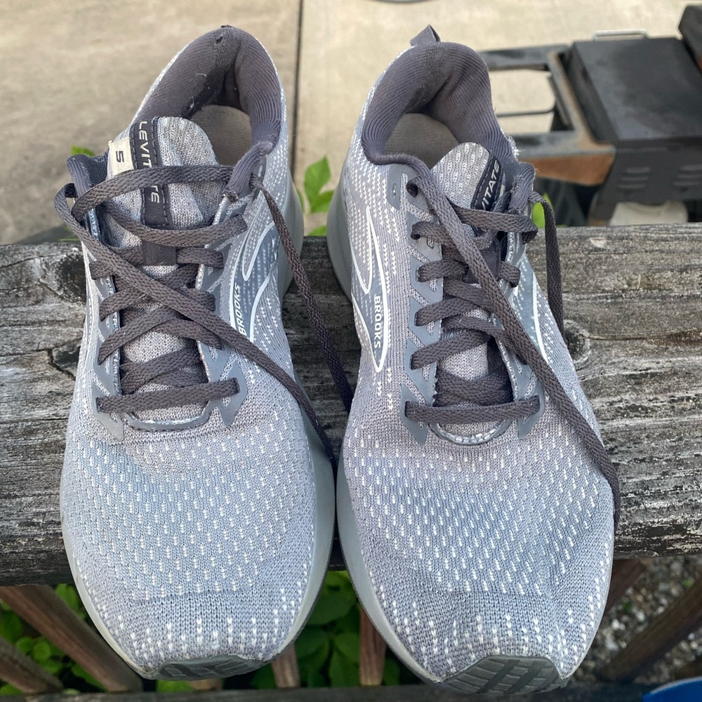 Brooks Levitate Gray Running Shoes